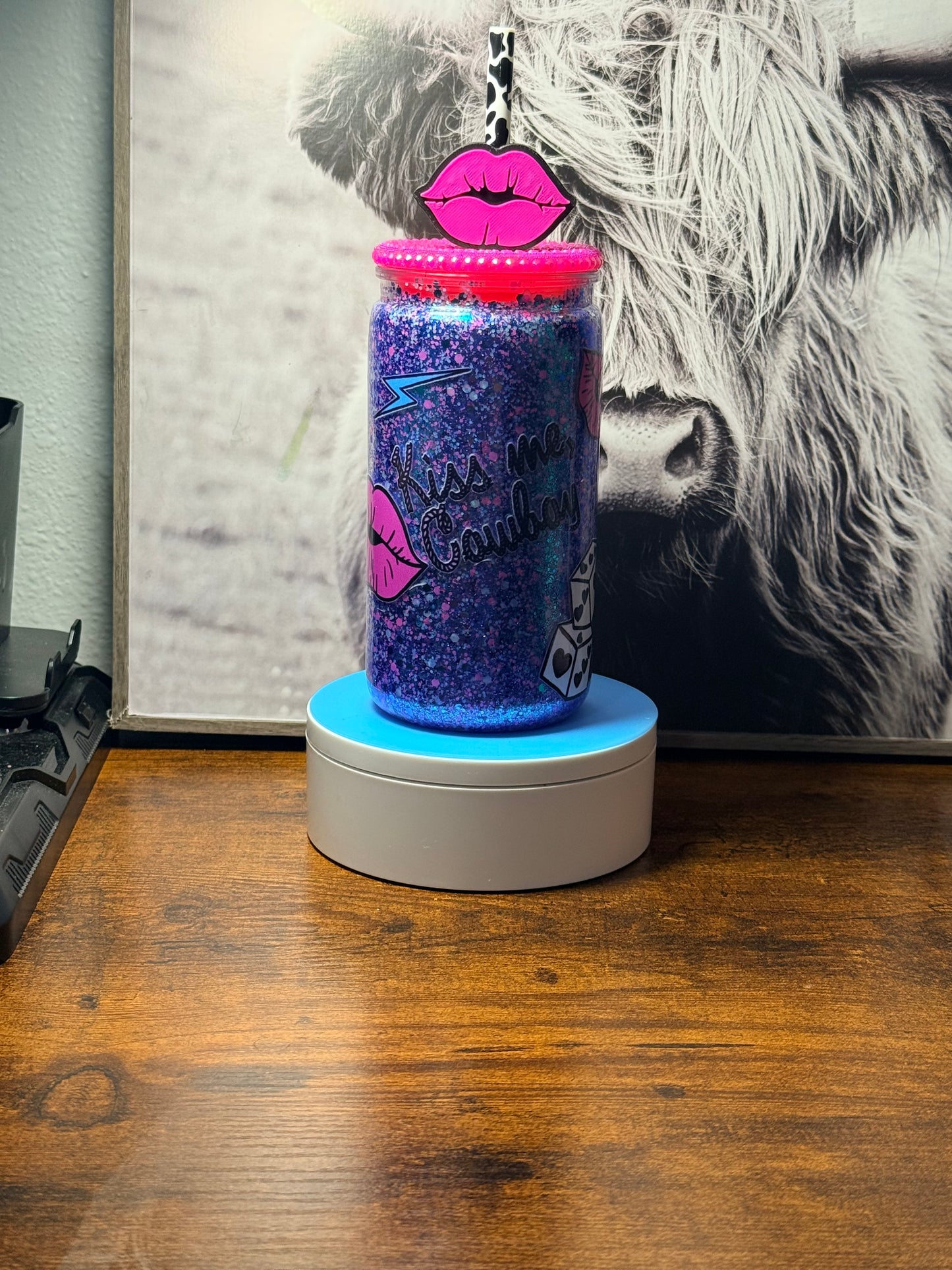 Kiss Me Cowboy Dry Glitter Cup